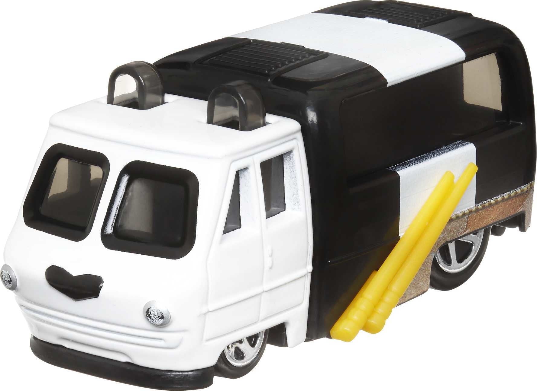 Hot Wheels Licensed Character Car (Disney Kung Fu Panda Po Ping), Gift for Kids 3 Years & up & Collectors